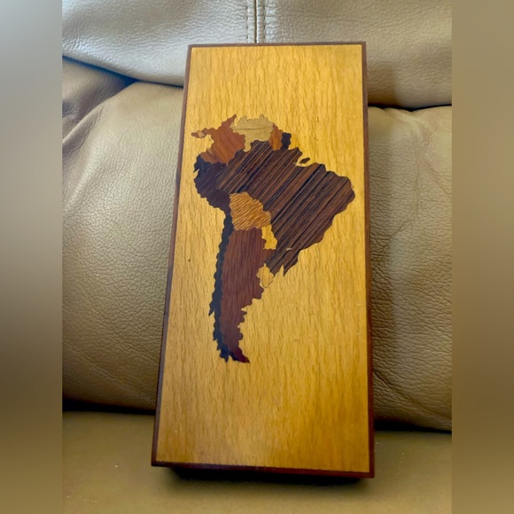 Handmade wooden keepsake box with inlaid South America map - Picture 1 of 4